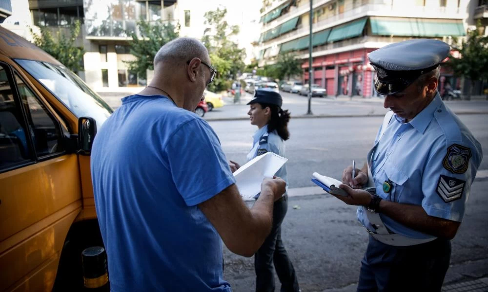 Συλλήψεις και πρόστιμα για άσκοπες μετακινήσεις και ανοιχτά μαγαζιά